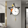 Horloges murales moderne minimaliste Net rouge horloge lumière luxe créatif salon maison mode décoration suspendus