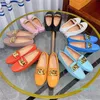 Sandaler kvinnor skor klassisk twist spänne körsko loafers
