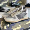 Designer Sneakers Hommes Chaussures Femmes Stud Chaussure Camouflage Sneaker Mesh Camo Platform Trainer Suede Baskets En Cuir Chaussures