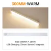 Luci notturne Sensore di movimento Luce LED wireless USB ricaricabile Lampada per armadio guardaroba per l'illuminazione della camera da letto della cucina dell'armadio di casa