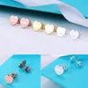 Stud Heart Earrings Designer Rose Studs Luxury Jewely Par Velvet Bag Rostfritt stål 10 mm tjock perforerad presentkvinnor Tillbehör