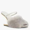 En Kaliteli 23S / S İlk Elbise Ayakkabıları Koyun Derisi Deri Kayış F-şeklinde Yontulmuş Topuk Pompaları Toptan Altın Renkli Metal İndirim Açık Ayakkabı Kutulu