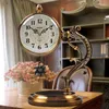 壁時計ヨーロッパスタイルのテーブルクロックリビングルームの装飾品ライトラグジュアリーメタル銅メッキ大きなデスクトップ振り子