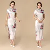 Etnische kleding Vrouwen Satin Cheongsam Chinees Traditionele Mandarijn Kraagavond feestjurk Print Peacock Sexy Split Qipao Vestidso