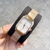Мода Watch888 Высококачественные роскошные дизайнерские часы New Women Watch Poploy Style прямоугольник на циферблат часы Quartz Bristwatch Женские часы Relogio Montre Femme