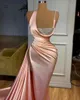 Sexy Tallas grandes Sirena Vestidos de baile largos para mujeres Correas de espagueti Cuentas Lado alto Dividir Tren de barrido Vestidos de fiesta de noche formales por encargo