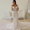 Sexy zeemeermin trouwjurken kristallen kralen kanten appliques juwelen nek illusie lange mouwen bruidsjurken kapel trein gewaad de mariee plus size open back 403