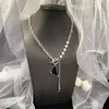 Colliers de créateurs pour femmes Mode Luxurys Marques Collier décontracté Lettres classiques Or Argent Sparkling Diamant Bijoux Quatre Styl247U