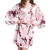 Kvinnors sömnkläder brudtärna Robes Floral Robe Satin For Women Sexig morgon Silk Kort brudbröllop Set A2400