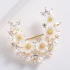 Brooches Copper Set Zircon Fashion Shell Flower Brooch Elegant Floral Pin Coat Corsage Knot Wedding Accessories