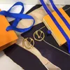 Модные серьги-кольца Роскошные дизайнерские украшения для женщин Золотые серьги-гвоздики Большой круг Мужские обручи Письмо V Шпильки Love Earings BOX Nice