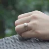 Cluster-Ringe, Silber, Damen-Gedenktagsgeschenk, originelles Design, chinesischer, eleganter, schillernder Perlen-offener Retro-Designer-Ring