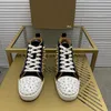 Top Mens Stylish Studded Buty ręcznie wykonane skórzane designerki w stylu skalnym unisex czerwone podeszwy buty luksusowy moda damska inkrustowane buty casual but 00106