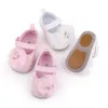 赤ちゃんファーストウォーカー幼児の女の子ソフトソールベビーベッドシューズ幼児パールプリンセス新生児靴0-18ヶ月