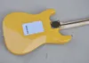 Gelbe E-Gitarre mit Floyd Rose Scalloped Maple Griffbrett SSS-Tonabnehmern. Kann individuell angepasst werden