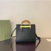 Tote S Sacs Sacs épaule Femmes Brown Handbag Femme Femme Luxury Brand Collection Fashion Mode en cuir Gente Sac à dos Pourse 1012286F