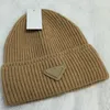 Classic fitted hat designer bucket hats men beanie weave warm custom winter autumn universal womens travel ornaments trendy bucket2835