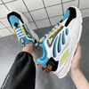 2022 Nuevo verano Zapatos de malla transpirable Tendencia deportiva para hombres Zapatillas de deporte casuales para caminar Desodorante Flying Tejido Confort Negro Verde Lazy Youth