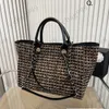 CC Brand Totes Designer Tweed Maxi Beach Shopping Totes Bag avec poignée en cuir Silver Hardware Chain Shoulder French Fall Winter Outdoor Womens Large Capacity