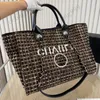 CC Brand Totes Designer Tweed Maxi Beach Shopping Totes Bag avec poignée en cuir Silver Hardware Chain Shoulder French Fall Winter Outdoor Womens Large Capacity