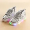 Chaussures d'athl￩tisme Enfants 2022 Lumineux filles lumineuses Crystal Crystal LED Light Running Sport Boots Sneakers