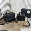 CC Sacs Marque De Luxe Sacs À Cosmétiques Cas Femmes Caviar En Cuir Caméra Vanity Box Sacs Filigrane Poignée Supérieure Fourre-tout Bandoulière Devrait3084