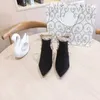 كلاسيكية للسيدات النسائية الفاخرة المسامير عالية الكعب الأسود من جلد الغزال المصمم أحذية الخنشة كعب الأزياء أحذية أعلى جلدية في الكاحل الحزام
