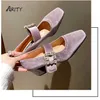 Chaussures habillées Elegant Velvet Mary Jane Chaussures pour les femmes Crimle coréen Boucle mi-talons Mid Banquet Chaussures Femme Square Toe Rhingestone Pompes 221224