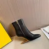 Luxury First Ankle Boots Oregelbundna hälblixt Stil Profilerad med ny modestorlek 36-41