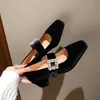 Chaussures habillées Elegant Velvet Mary Jane Chaussures pour les femmes Crimle coréen Boucle mi-talons Mid Banquet Chaussures Femme Square Toe Rhingestone Pompes 221224