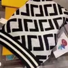 2022 Designer élégant pour hommes et femmes Écharpe en cachemire Lettre complète Écharpes imprimées Soft Touch Wraps chauds avec étiquettes Automne Hiver Longs châles avec boîte