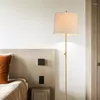 テーブルランプノルディック銅色の床ランプモダンなシンプルなリモコンクロスカバーリビングルームベッドルームベッドサイド装飾ライト用の照明器具