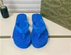 2023 مصمم الأزياء السيدات Flip Flops Slippers Simple Youth Slippers أحذية Moccasin مناسبة لصيف الربيع والفنادق الشواطئ أماكن أخرى الحجم 35-42