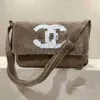 Designer Channel Borsa Chanelle Uomo Donna Amanti Asciugamano Zaino in velluto Autunno e inverno Medievale Spalla singola Postino Borsa a tracolla moda L11.4in W27in H7.8in