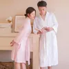 Vêtements de nuit pour hommes Homewear Couple Chemise de nuit Pyjamas Peignoir Coton Femme Couleur Solide Casual House Robe Kimono Designer Vintage