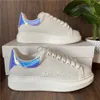 2022 Nya man casual skor mocka sneakers designer logotyp överdimensionerad vit svart läder lyxiga sammet lägenheter snörning upp ensamstående kvinnor espadrilles