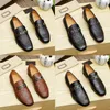 Män loafers lyxiga designers skor äkta läderbrun svart herr casual designer klänningskor med ruta 38-46