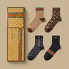 Designer pour hommes femmes nouvelles chaussettes en coton lettre imprimée bas marque hip hop chaussette athlétique tendance populaire confortable 4 paires avec boîte