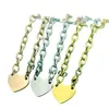 Diseñadores de moda Pulseras Collares de corazón de melocotón para mujer Collares de diseñador Conjunto de joyas para pulsera con dijes de oro / plata / rosa Marca de lujo como regalo de cumpleaños de boda