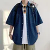 M￤ns avslappnade skjortor denim manlig harajuku skjorta f￶r m￤n koreanska ￶verdimensionerade streetwear kort halv ￤rm vintage mode