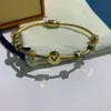 Bracciale di design Bracciali di lusso Bangel in oro con design monogramma di diamanti Gioielli temperamentali e versatili San Valentino Gioielli di Natale molto buoni