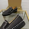 Top Mens Stylish Studded Buty ręcznie wykonane skórzane designerstwo w stylu skały unisex czerwone podeszwy buty luksusowe modne damskie diamentowe inkrurstowane buty 00138