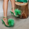 Sandalet kabarık tüyler yüksek topuklu yaz kadın klipli ayak parmağı tüylü tasarımcı bayanlar parti ayakkabıları pompalar flip floplar açık