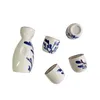Folhas azuis de 5 peças Cerâmica Japanese Sake Drinkware Conjunto com 1 Tokkuri Bottle Carafe 4 Occhoko Cups e Bamboo Serving Bandey