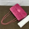 CC märke axelväskor kvinnor sammet maxi designer klaffväskor vintage guldmetall matelasse quiltad hårdvarukedja totes axel crossbody med påse plånböcker fritt