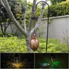 Zonne -aangedreven hangende licht Tuindecoratie RGB Butterfly Flower IP67 Waterdicht retro metalen lamp voor patio werfbalkon