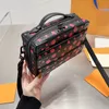 Mjuk stam låda väska designer väska kvinnor handväska handväska präglade bokstäver röda prickar tryckta crossbody väskor blixtlås koppling plånbok topphandtag av borttagbar axelrem