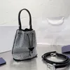 Sac à main en cristal plein de diamants pour femmes, seau à cordon de serrage, sac à main en strass, Mini sac à dos en cuir véritable