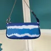 Com caixa de presente, Mini Designer Bolsa Bolsa de Hobos com Cadeia Nova Tie Dye Giant Series Small Bags Moda Belas Bolsas de Cadeia M69285J