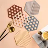 Tapetes de mesa Potholders de jantar acessórios de cozinha doméstica espessados ​​anti-escaldagem placemats tigela de prato tigela de chá montanhas-russas